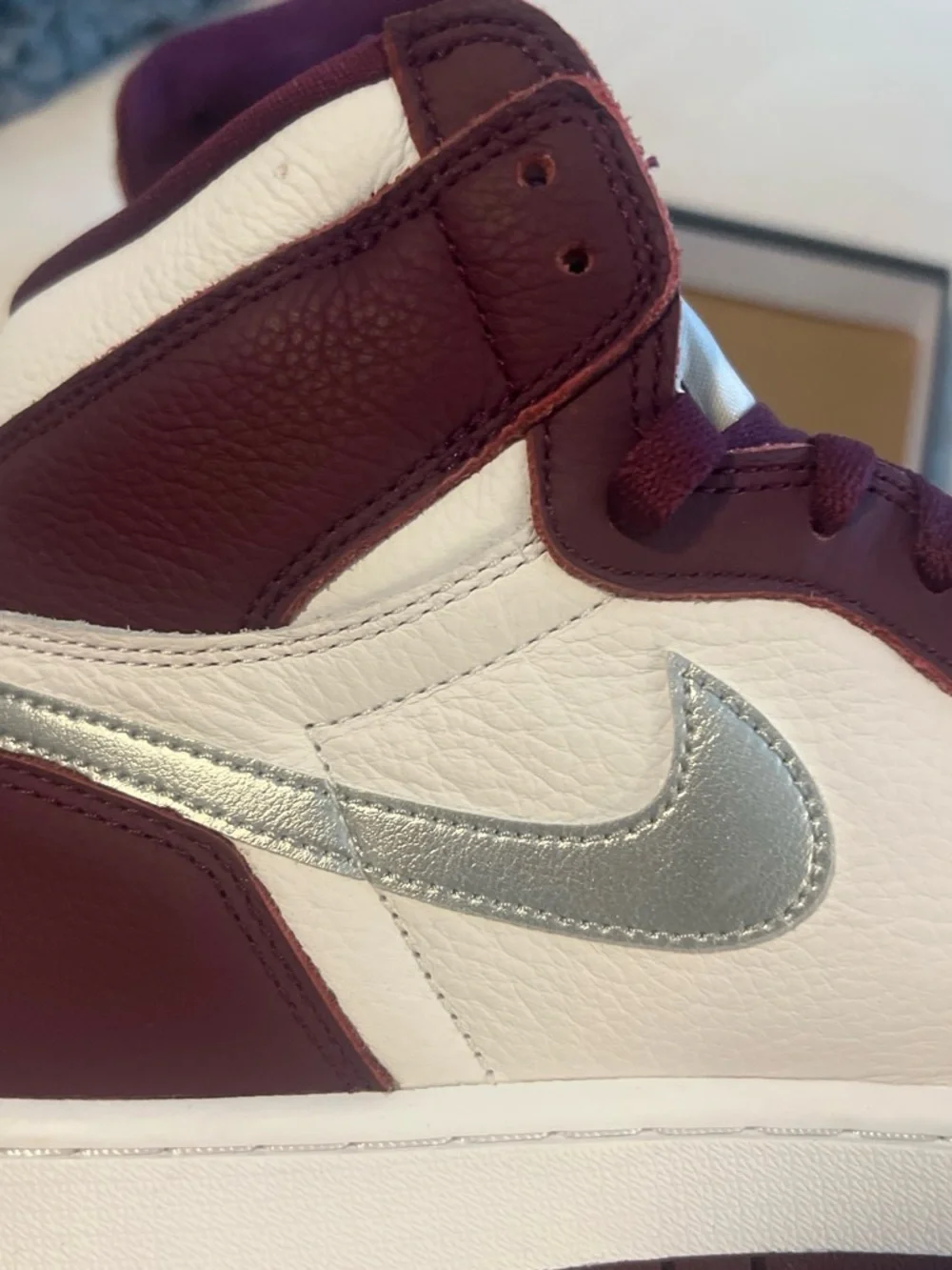 Nike Air Jordan 1 Mid - Maroon / White / Metallic Silver